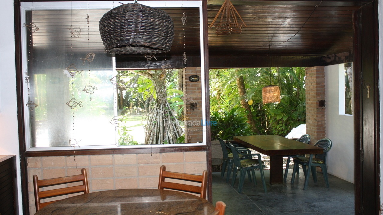 Casa para aluguel de temporada em Ubatuba (Praia das Toninhas)