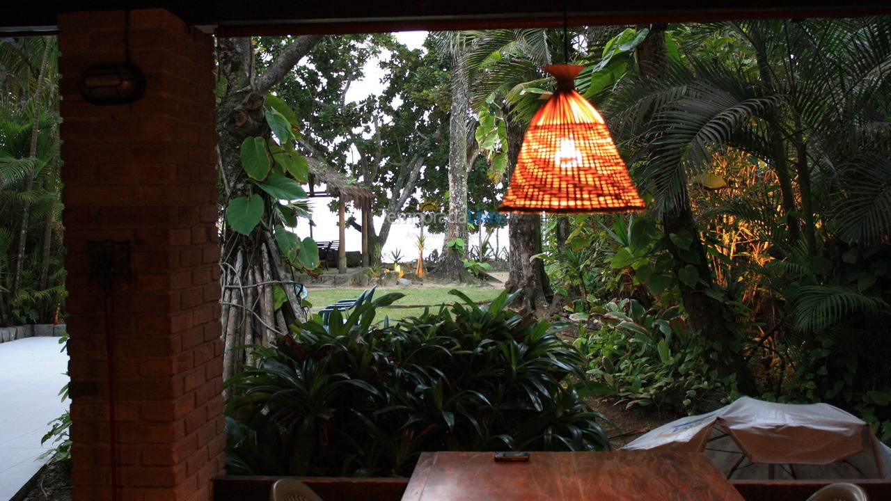 Casa para aluguel de temporada em Ubatuba (Praia das Toninhas)