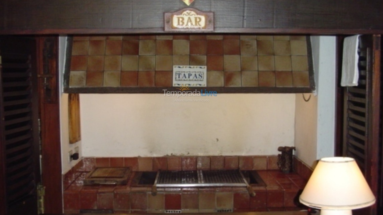 Casa para aluguel de temporada em Ubatuba (Praia das Toninhas)