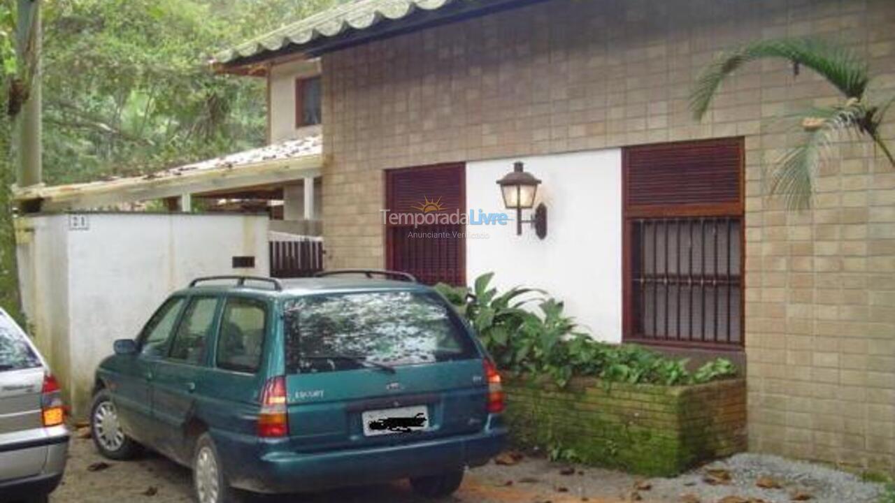 Casa para aluguel de temporada em Ubatuba (Praia das Toninhas)