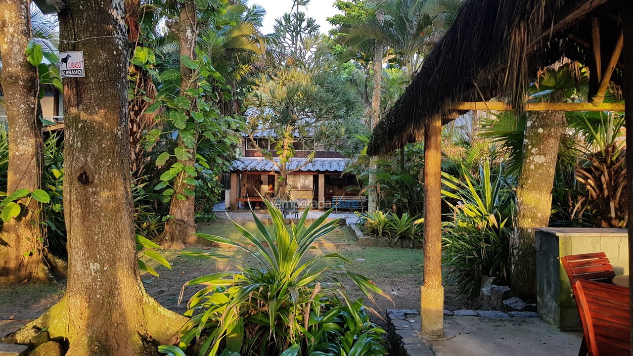 Casa para aluguel de temporada em Ubatuba (Praia das Toninhas)