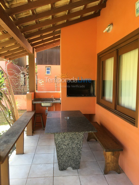 Casa para alquiler de vacaciones em Garopaba (Praia da Ferrugem)