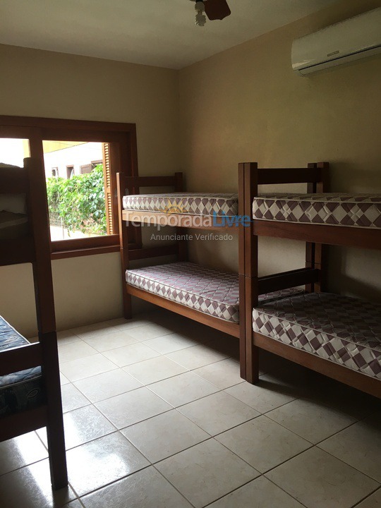 Casa para alquiler de vacaciones em Garopaba (Praia da Ferrugem)
