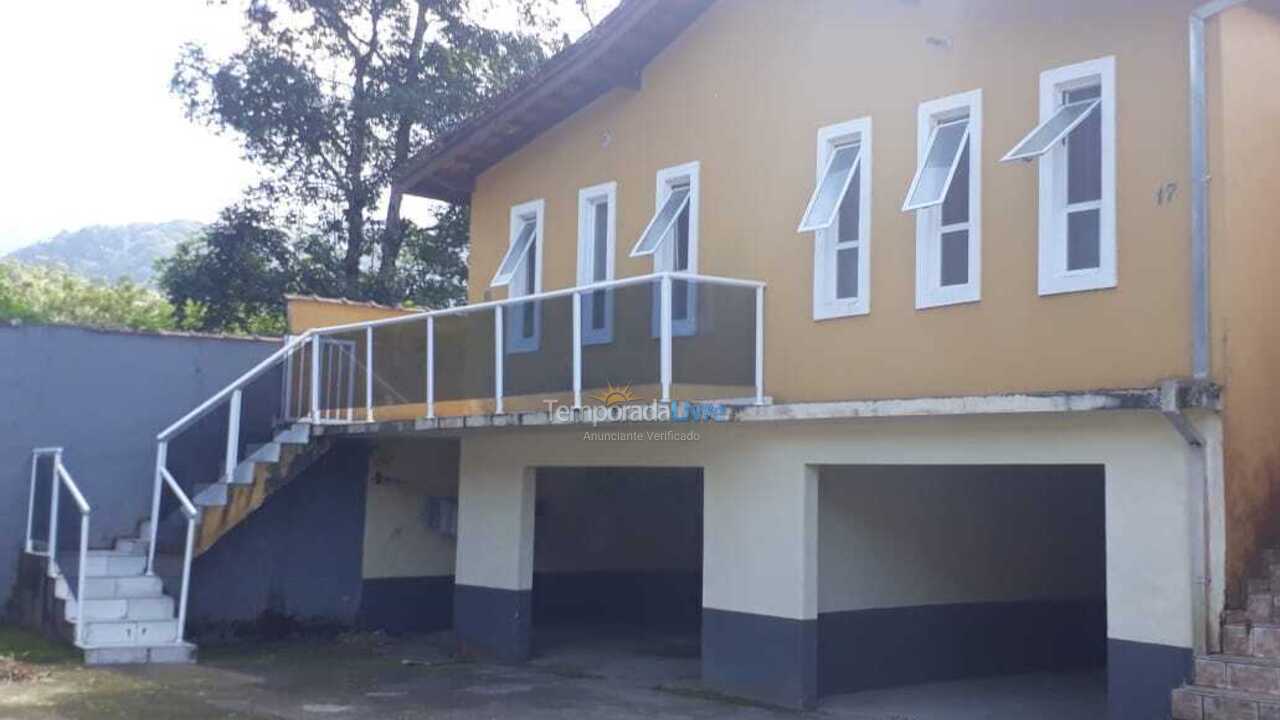 Casa para aluguel de temporada em Ubatuba (Maranduba)