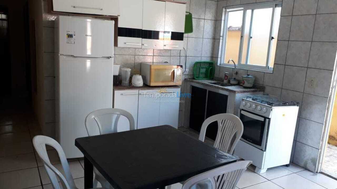 Casa para aluguel de temporada em Ubatuba (Maranduba)