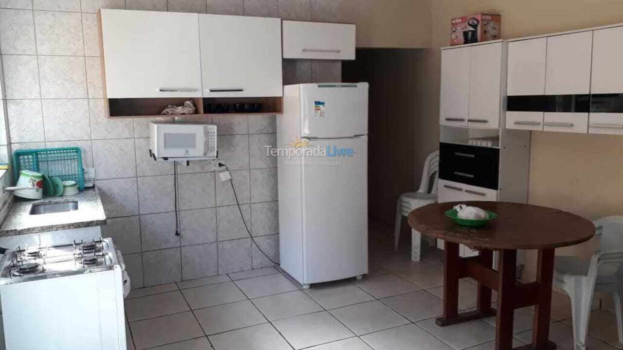 Casa para aluguel de temporada em Ubatuba (Maranduba)