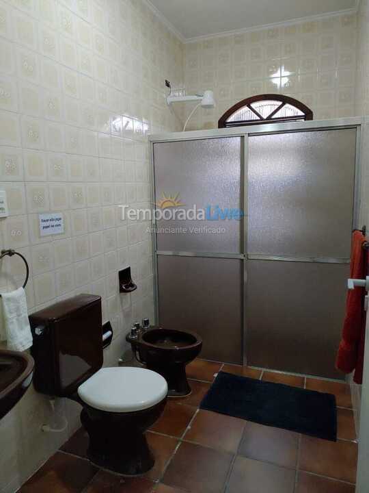 Casa para aluguel de temporada em Ubatuba (Enseada)