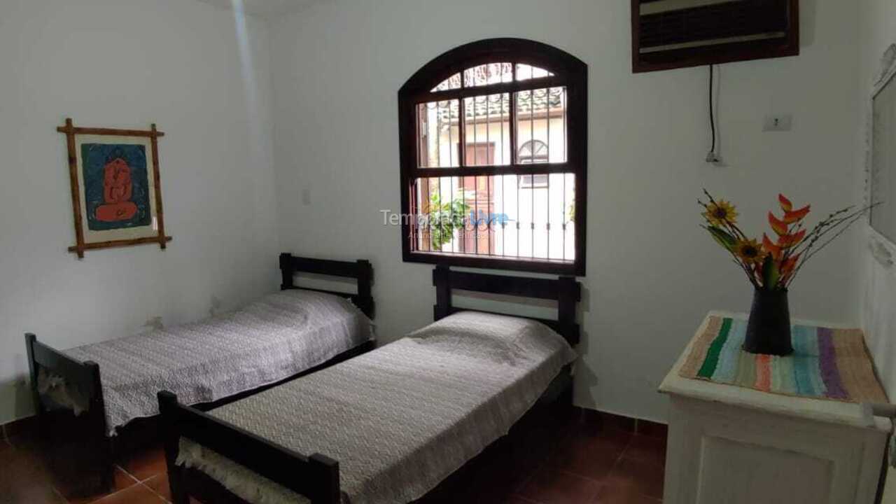 Casa para aluguel de temporada em Ubatuba (Enseada)