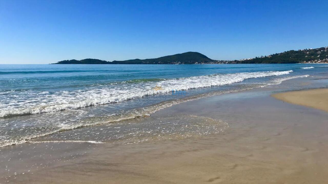 House for vacation rental in Bombinhas (Praia de Bombas)