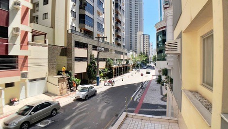 Ed. Ágata: 2 dormitórios área central de Balneário Camboriú