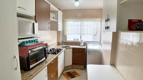 Ed. Itamaracá: 1 quarto na quadra do mar // wifi // ar condicionado