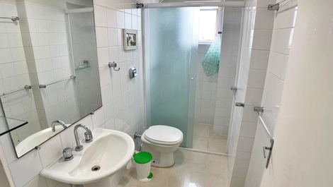 Ed. Itamaracá: 1 quarto na quadra do mar // wifi // ar condicionado