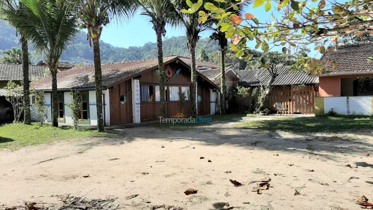Casa para aluguel de temporada em Ubatuba (Enseada)