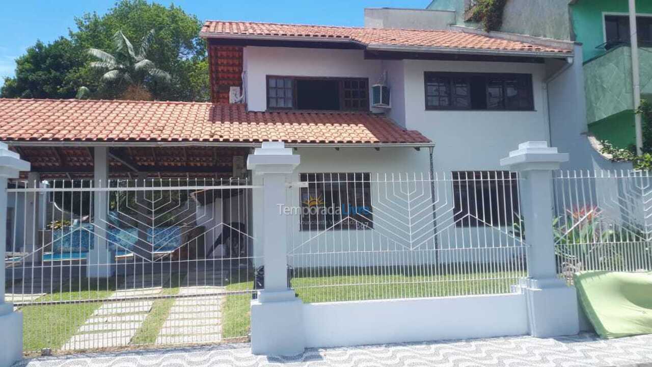 Casa para alquiler de vacaciones em Penha (Armaçao)