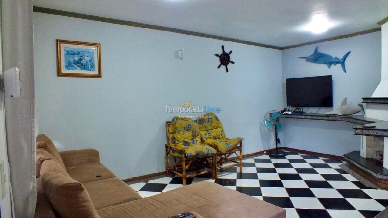 Casa para alquiler de vacaciones em Penha (Armaçao)