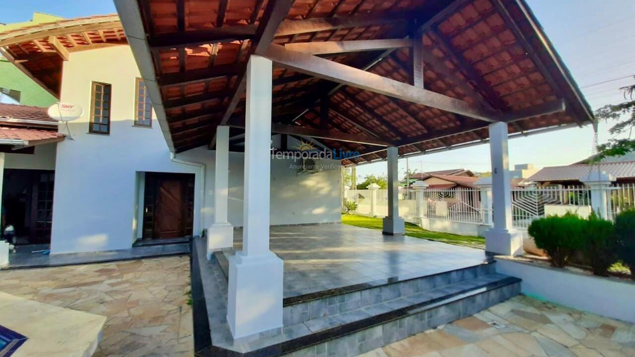 Casa para alquiler de vacaciones em Penha (Armaçao)