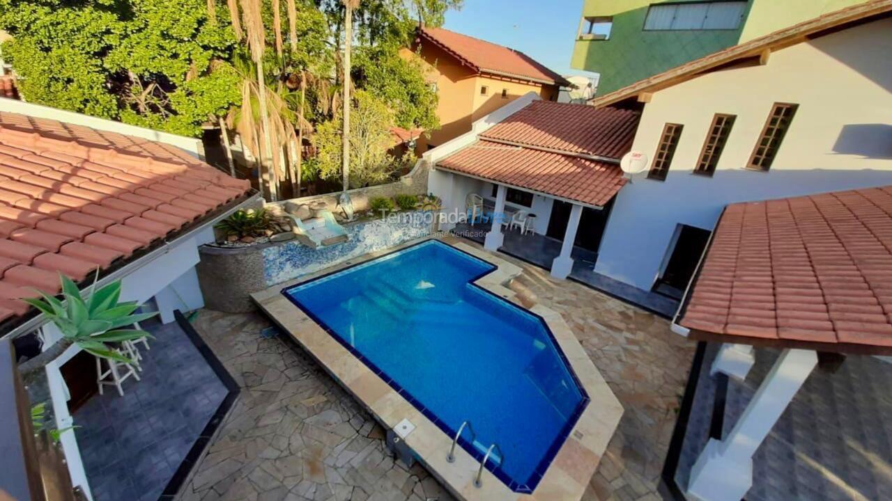 Casa para alquiler de vacaciones em Penha (Armaçao)