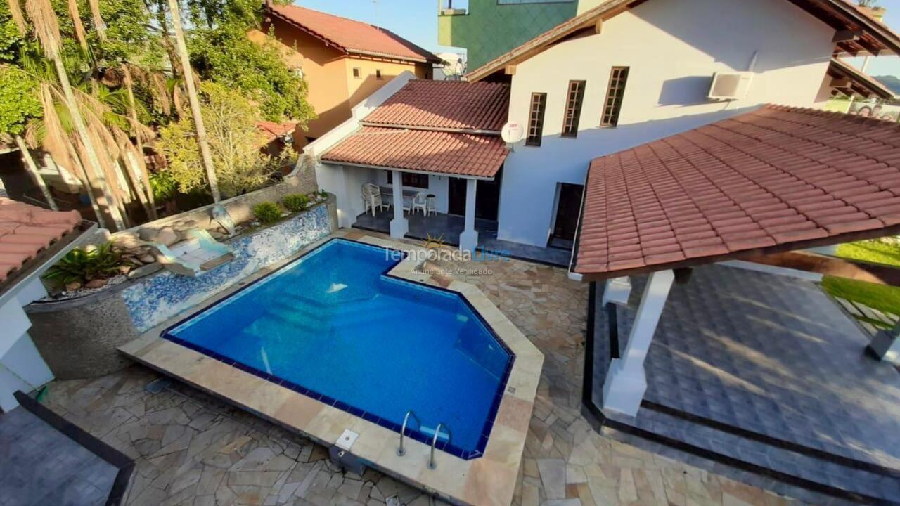 Casa para alquiler de vacaciones em Penha (Armaçao)