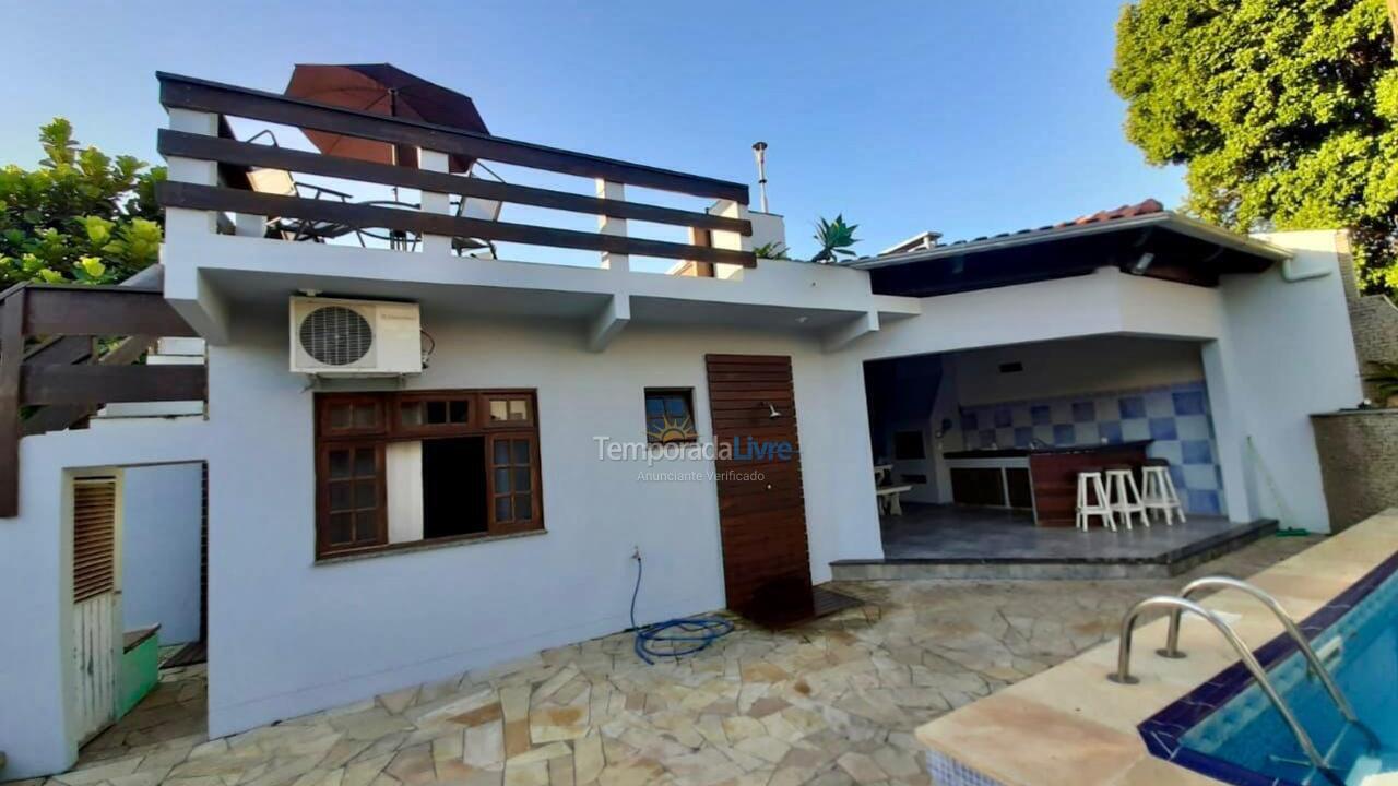 Casa para alquiler de vacaciones em Penha (Armaçao)