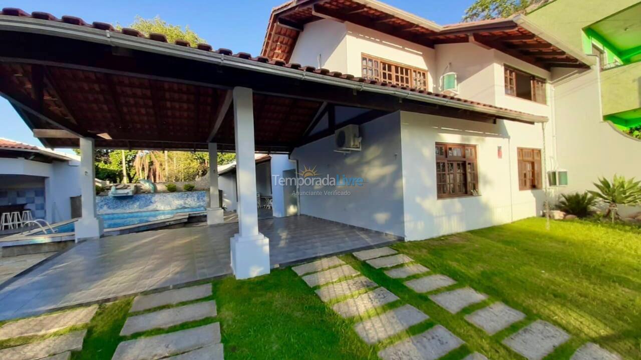 Casa para alquiler de vacaciones em Penha (Armaçao)
