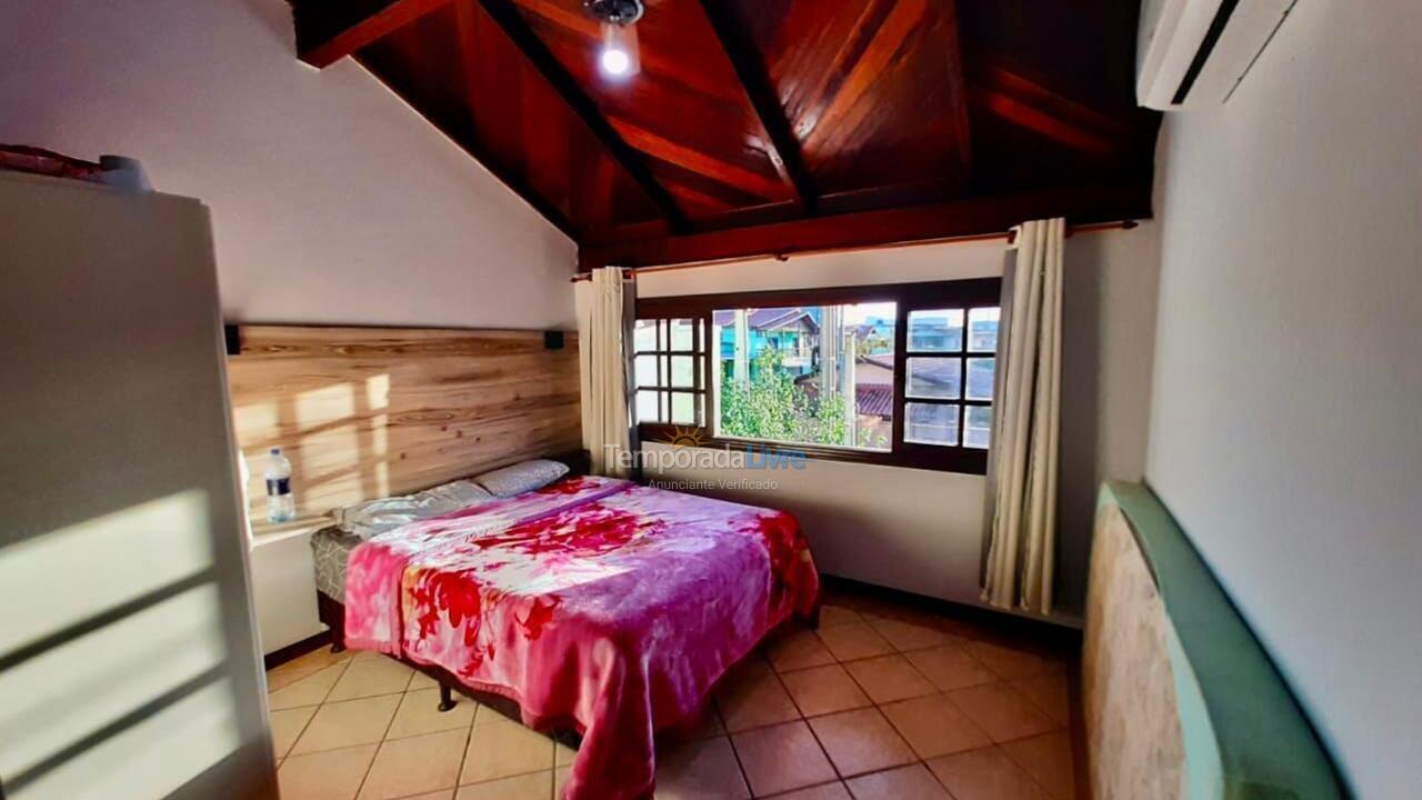 Casa para alquiler de vacaciones em Penha (Armaçao)