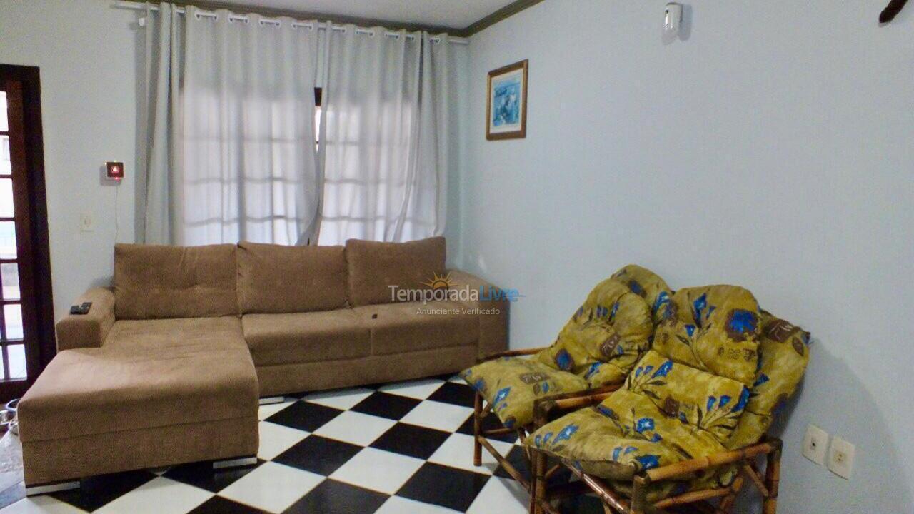 Casa para alquiler de vacaciones em Penha (Armaçao)
