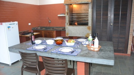 Agradable casa en Ubatuba a sólo 200mts del mar