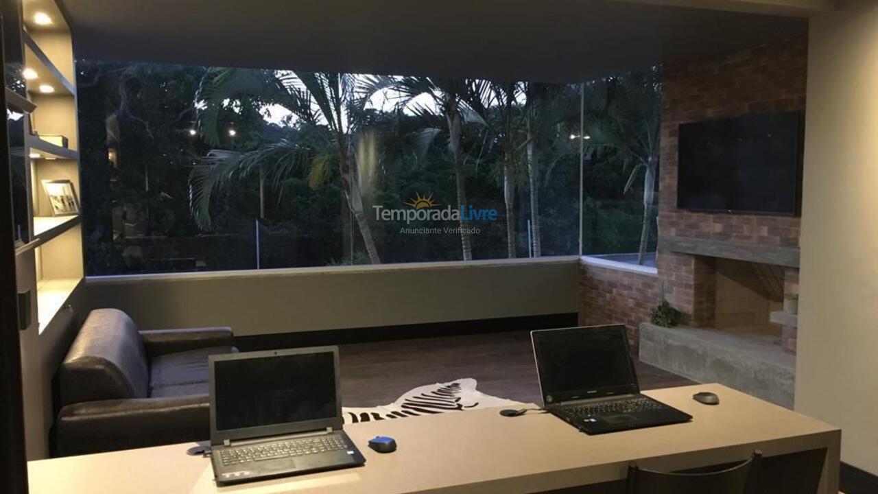 House for vacation rental in Florianopolis (Jurerê Internacional)