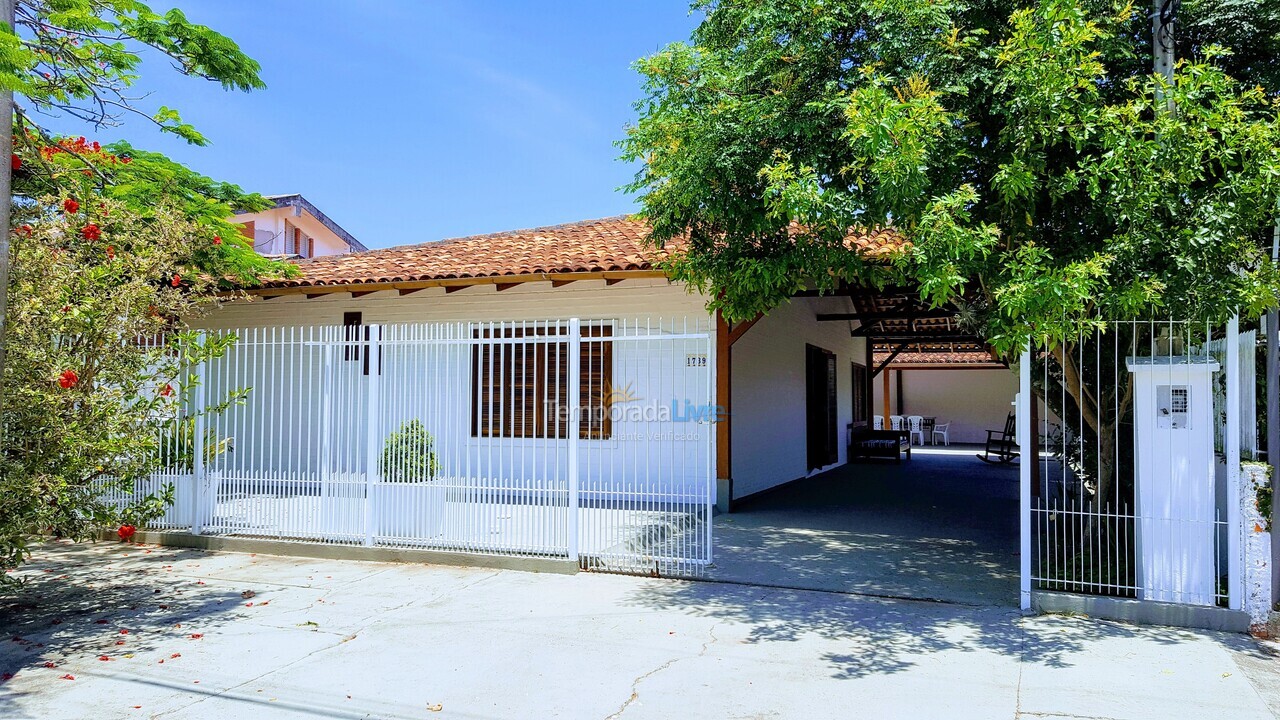 Casa para alquiler de vacaciones em Florianópolis (Praia da Daniela)