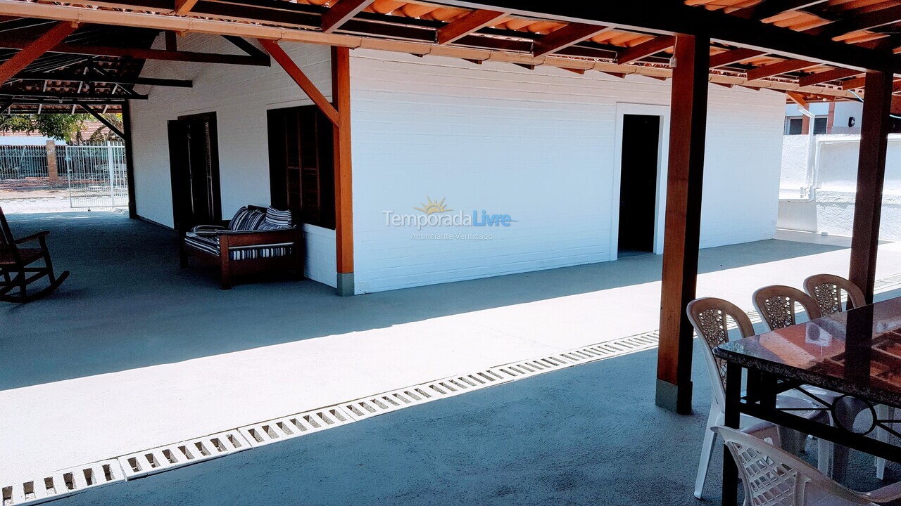Casa para alquiler de vacaciones em Florianópolis (Praia da Daniela)