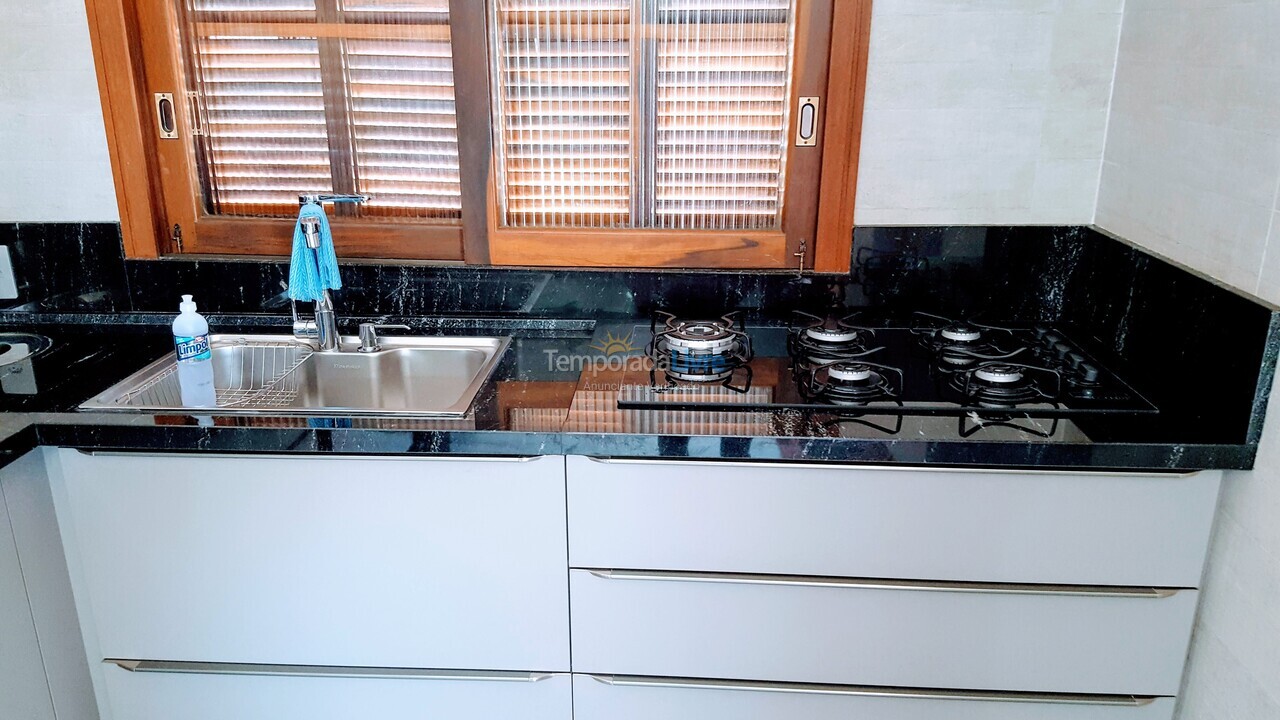 Casa para alquiler de vacaciones em Florianópolis (Praia da Daniela)