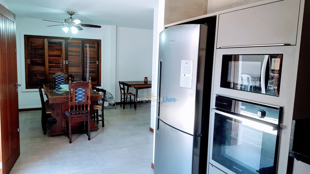 Casa para alquiler de vacaciones em Florianópolis (Praia da Daniela)