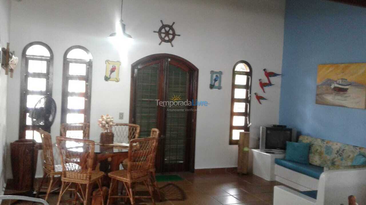 Casa para aluguel de temporada em Ubatuba (Lagoinha)