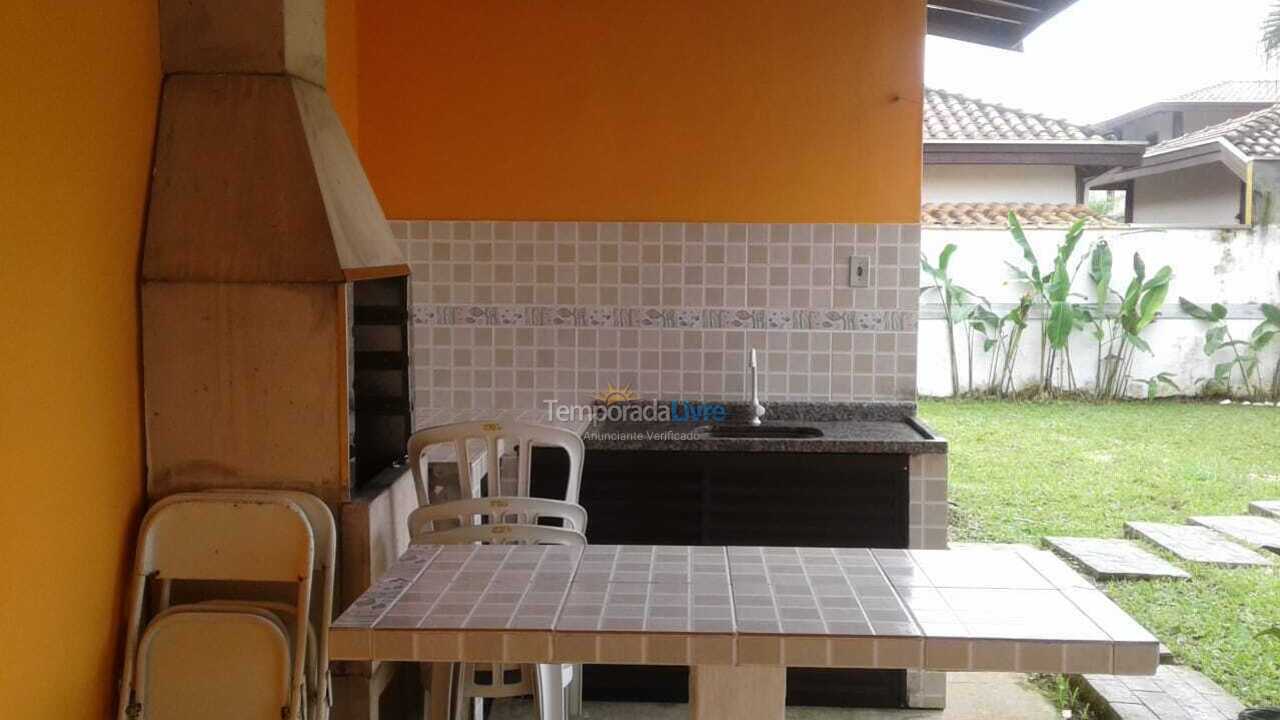 Casa para aluguel de temporada em Ubatuba (Lagoinha)