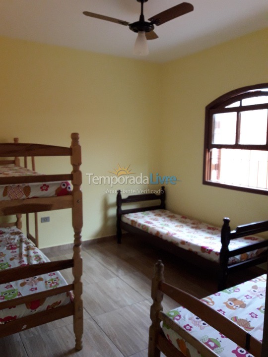 Casa para alquiler de vacaciones em Mongaguá (Balneario de Itaoca)