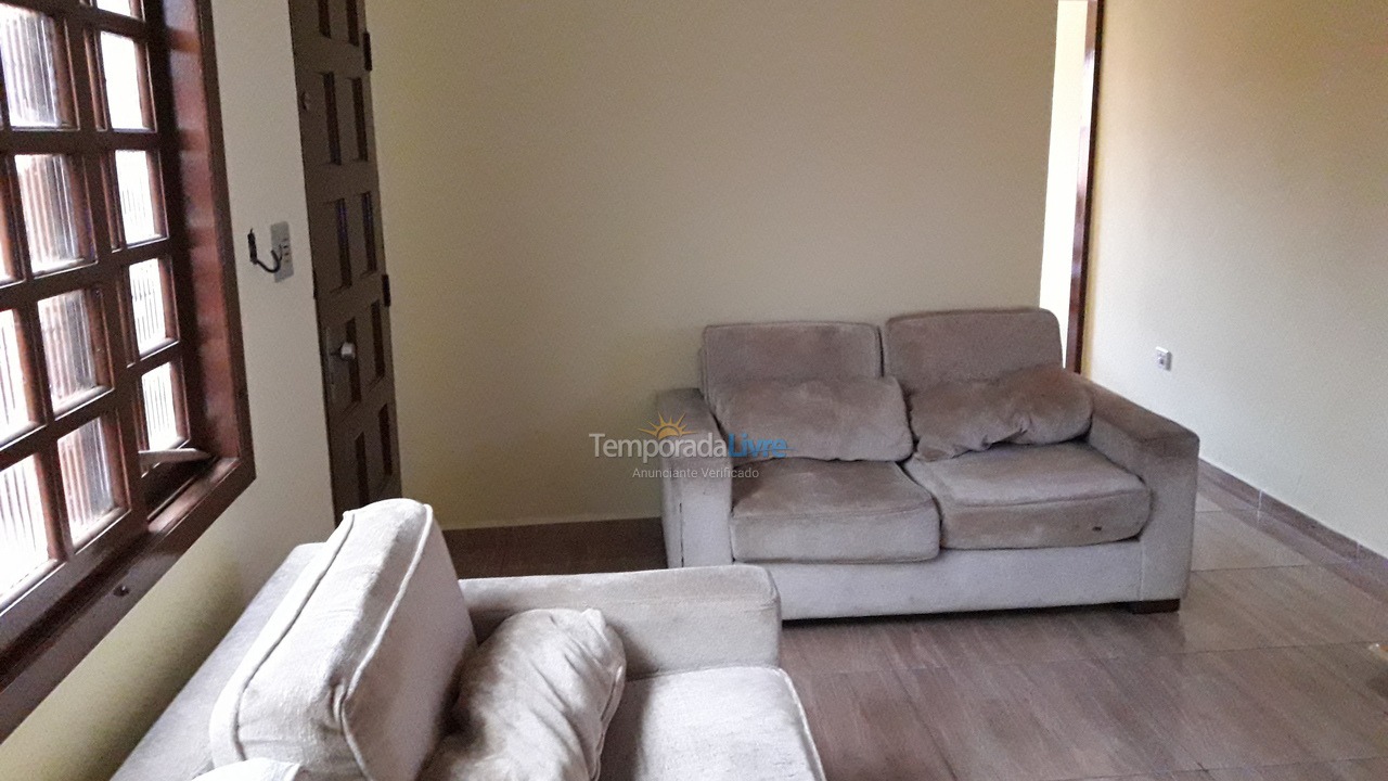 Casa para alquiler de vacaciones em Mongaguá (Balneario de Itaoca)