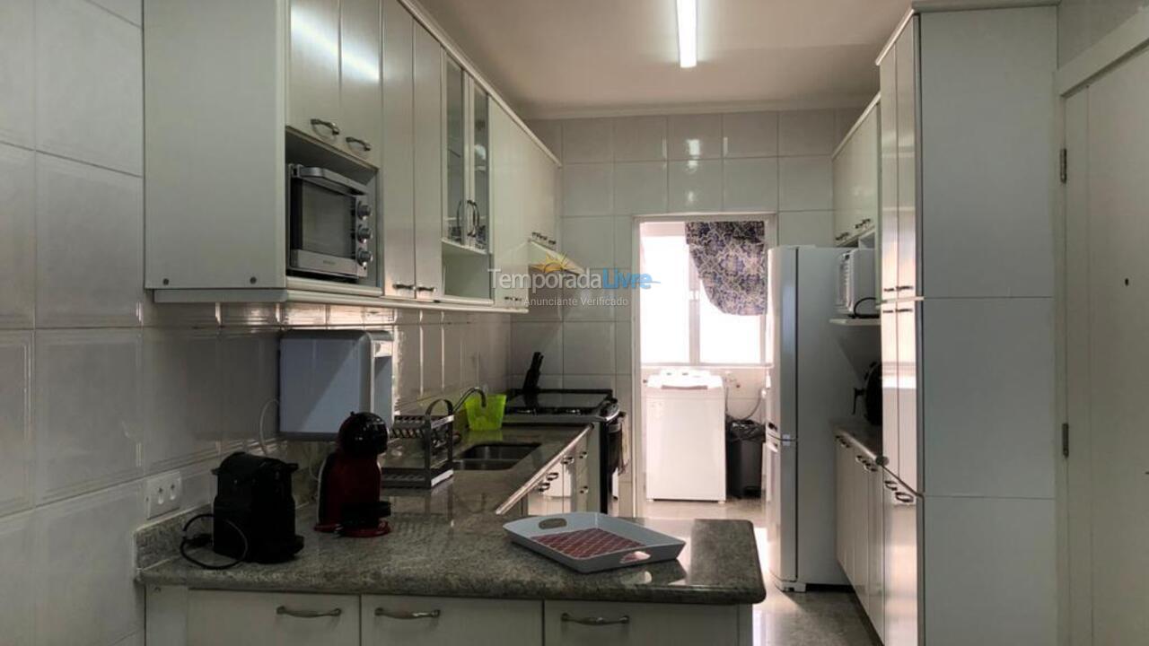 Apartamento para aluguel de temporada em Guarujá (Pitangueiras)