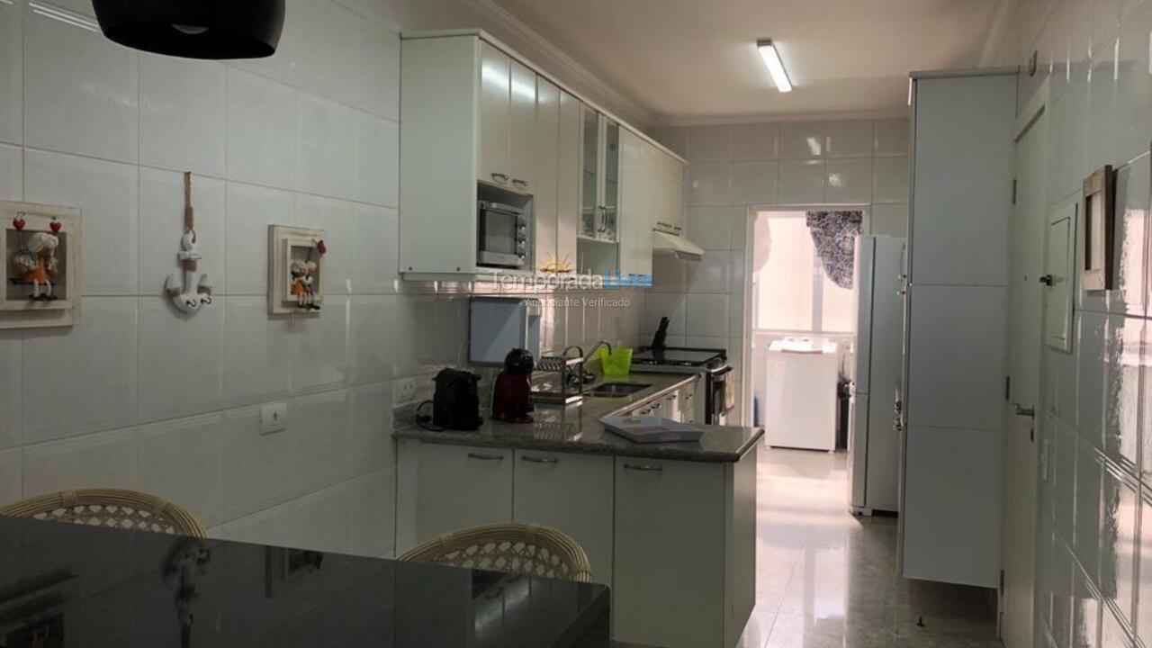 Apartamento para aluguel de temporada em Guarujá (Pitangueiras)