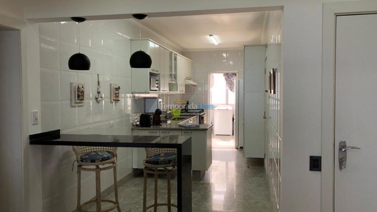 Apartamento para aluguel de temporada em Guarujá (Pitangueiras)