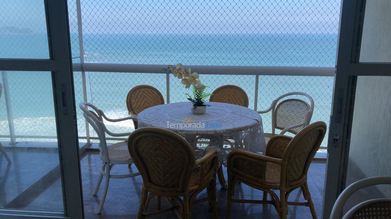 Apartamento para aluguel de temporada em Guarujá (Pitangueiras)