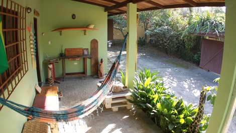 varanda com sol da manha