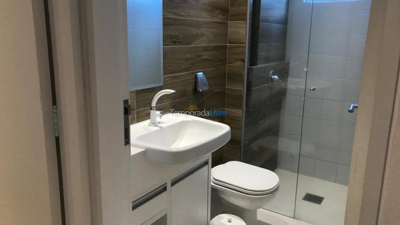 Apartamento para aluguel de temporada em Itapema (Meia Praia)