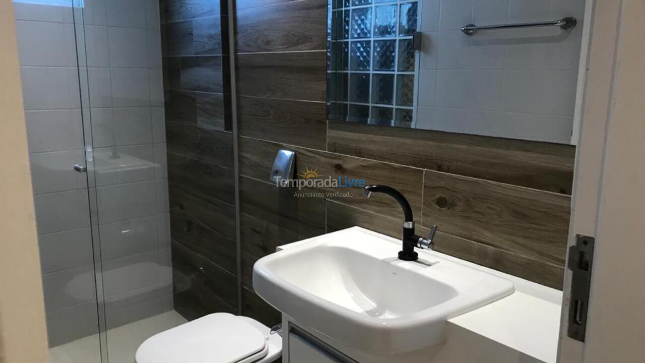 Apartamento para aluguel de temporada em Itapema (Meia Praia)