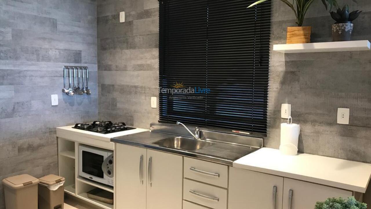 Apartamento para aluguel de temporada em Itapema (Meia Praia)