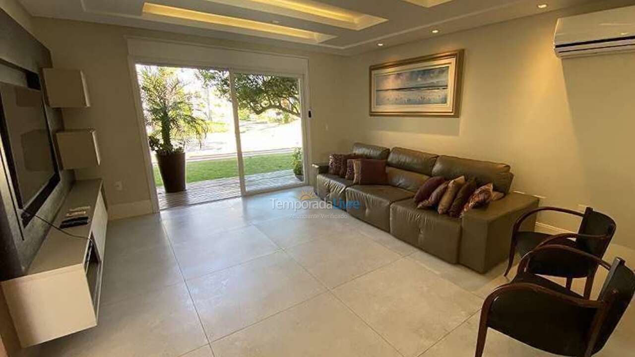 Casa para alquiler de vacaciones em Florianopolis (Jurerê Internacional)
