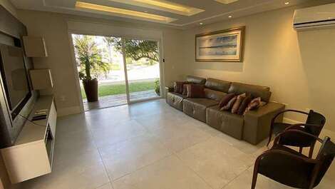 NUEVA Casa con 07 dorm/ Piscina / PRECIOS del VERANO SOLAMENTE por CONSULTA!