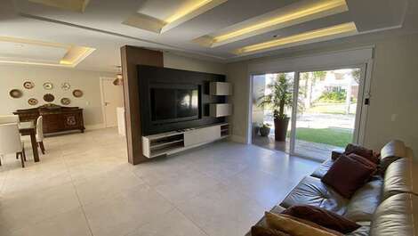 NUEVA Casa con 07 dorm/ Piscina / PRECIOS del VERANO SOLAMENTE por CONSULTA!