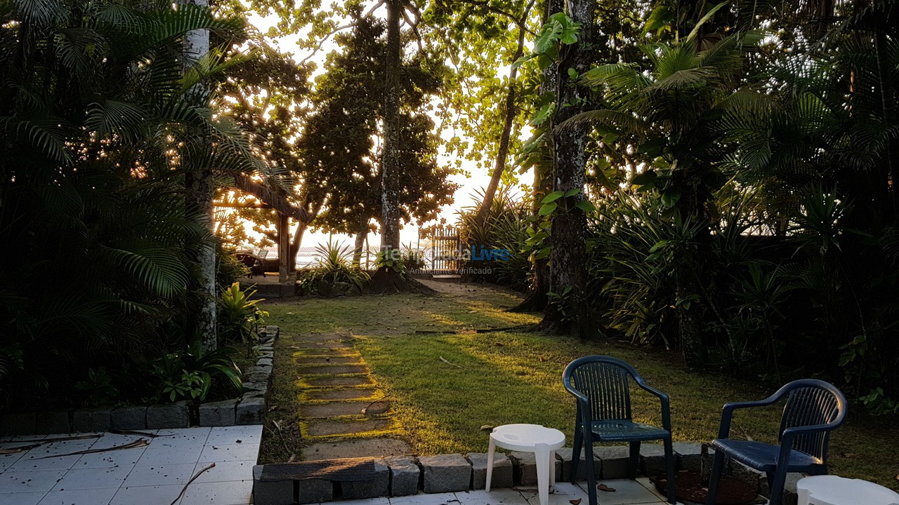 Casa para aluguel de temporada em Ubatuba (Praia das Toninhas)