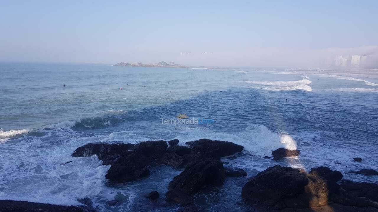Apartamento para aluguel de temporada em Guarujá (Pitangueiras)