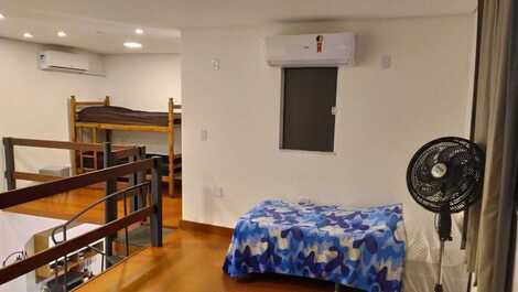 Quarto em conceito aberto, mezanino.